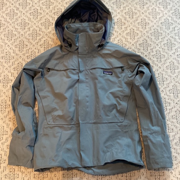Patagonia jacket with detachable hood. Size S. Like new condition - Picture 2 of 6